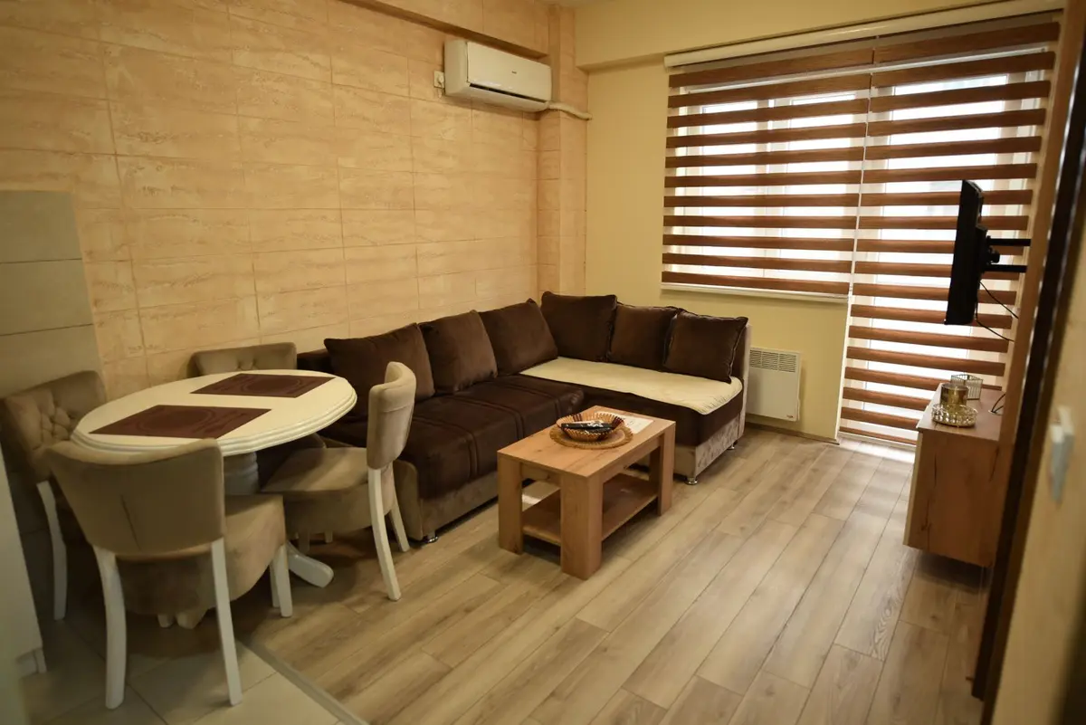 Valentina – topli apartman na 4. spratu, 20 metara od Akva parka